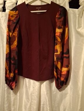 Nine West Burgundy Top with Printed Balloon Sleeves